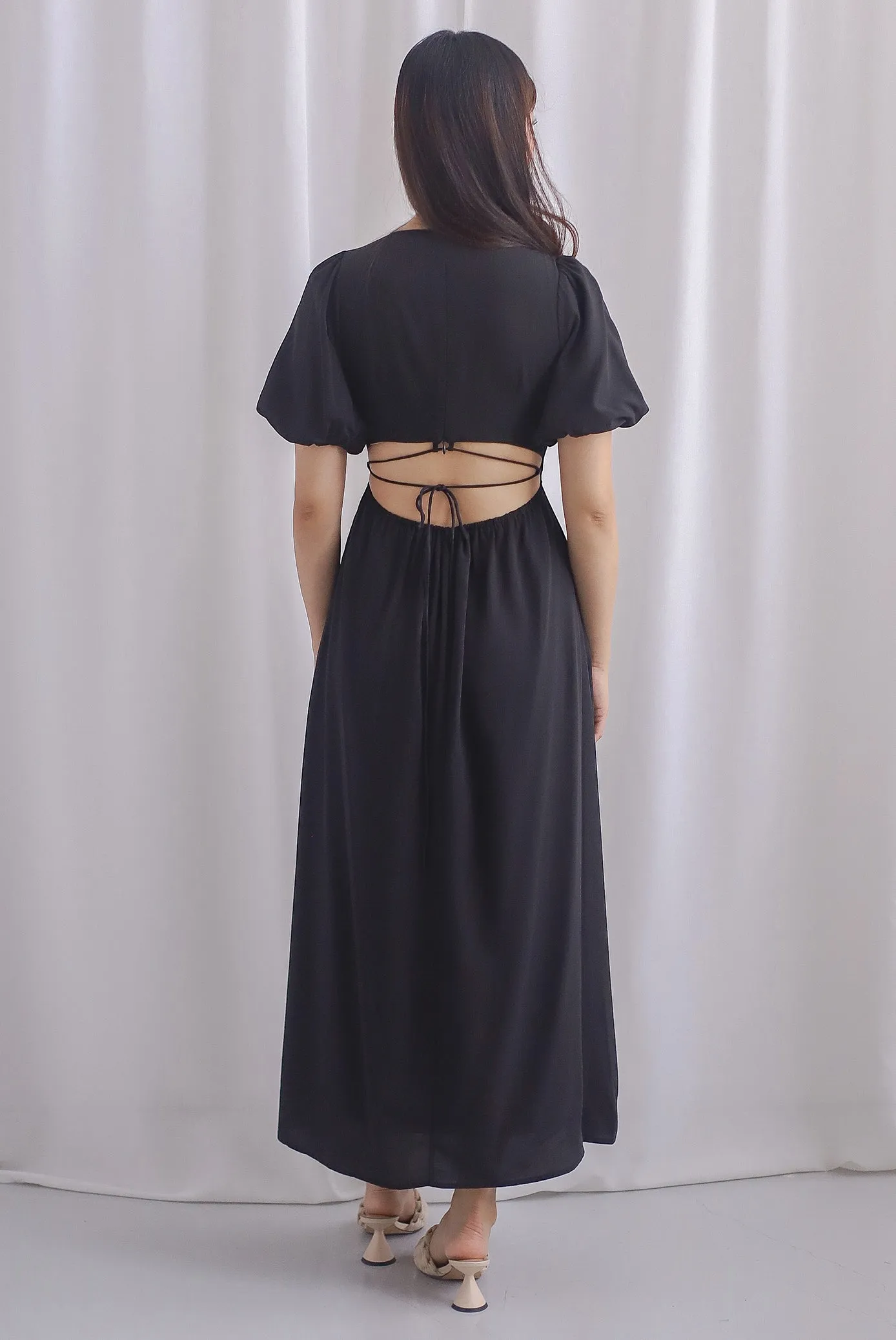 Bayleigh Puffy Sleeve Square Neckline Tie Back Dress In Black