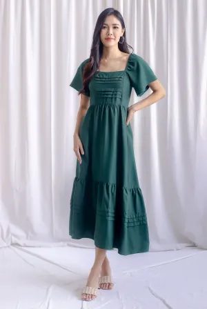 Bevelia Flutter Sleeve Pleated Maxi Dress In Forest Green