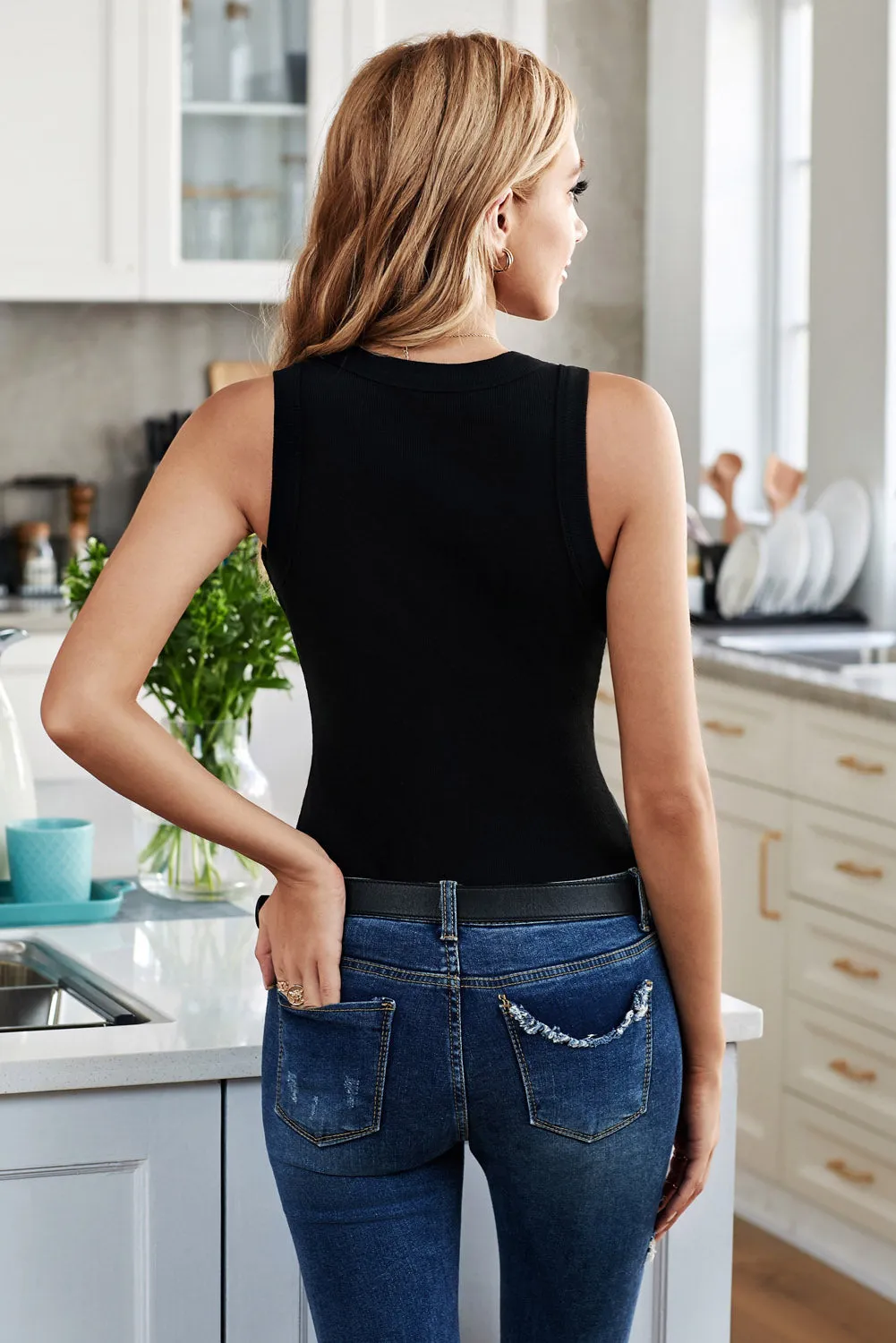 Cary Solid Round Neck Tank