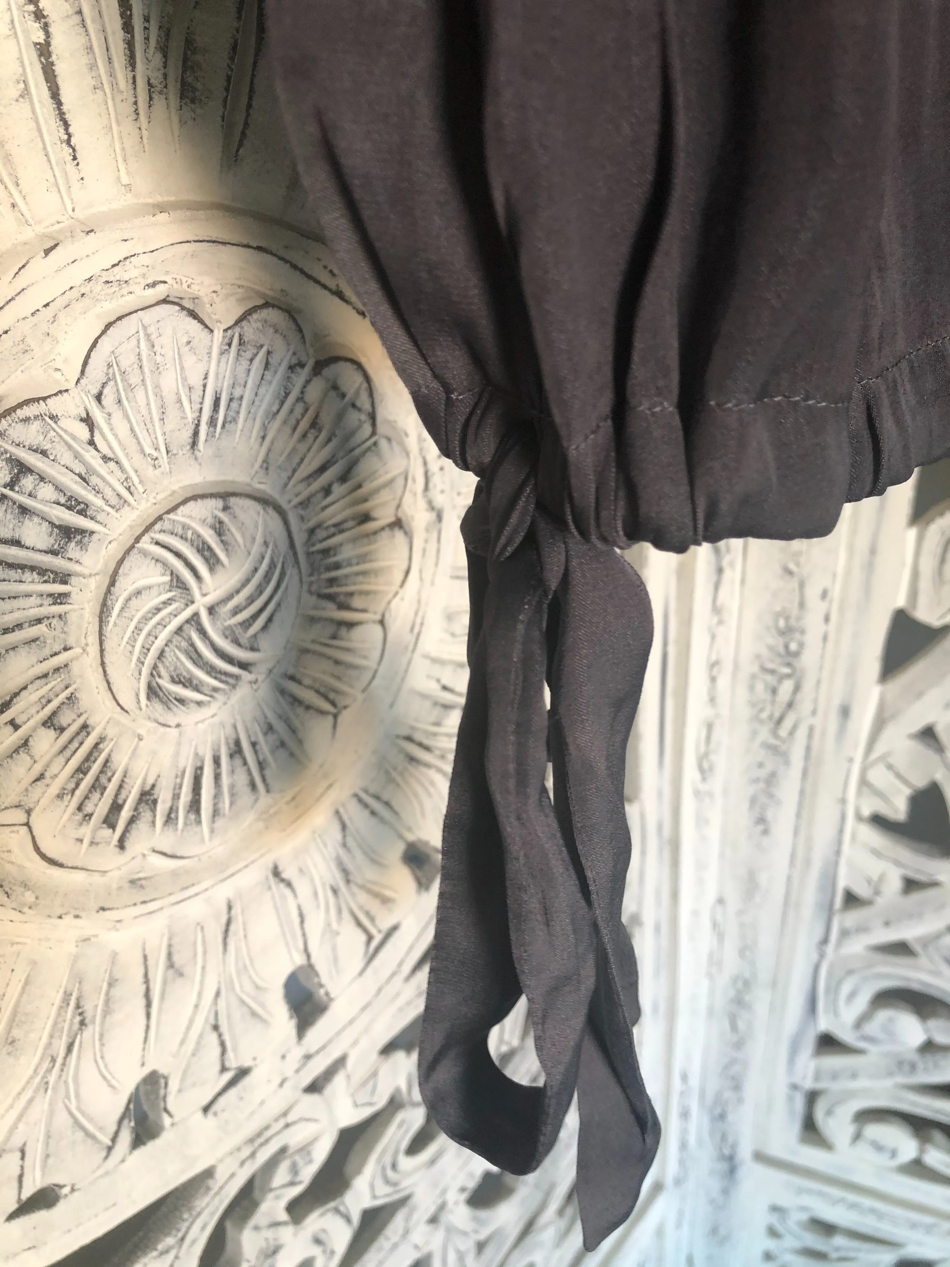 CHARCOAL BALLOON SLEEVE BLOUSE