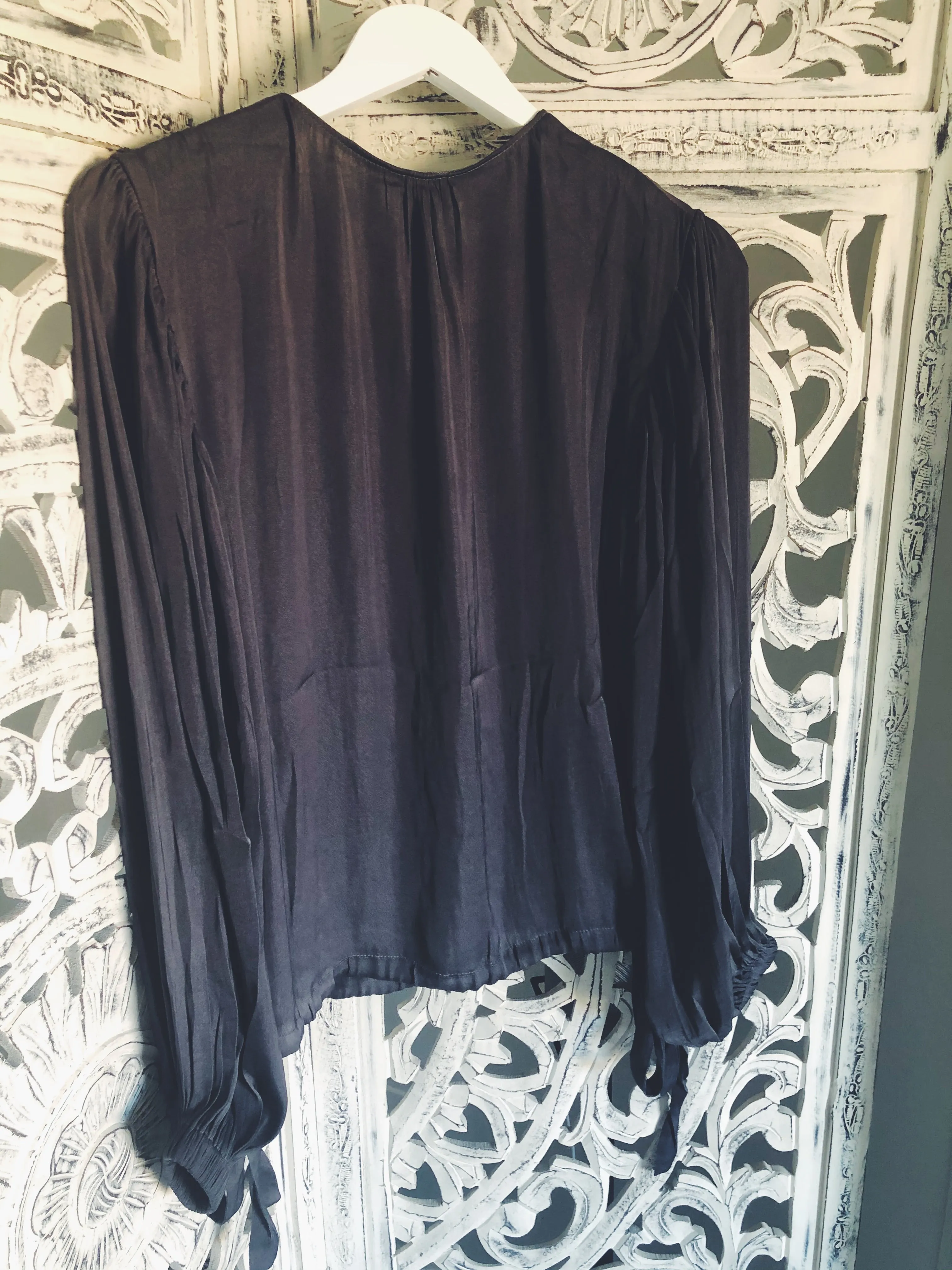 CHARCOAL BALLOON SLEEVE BLOUSE
