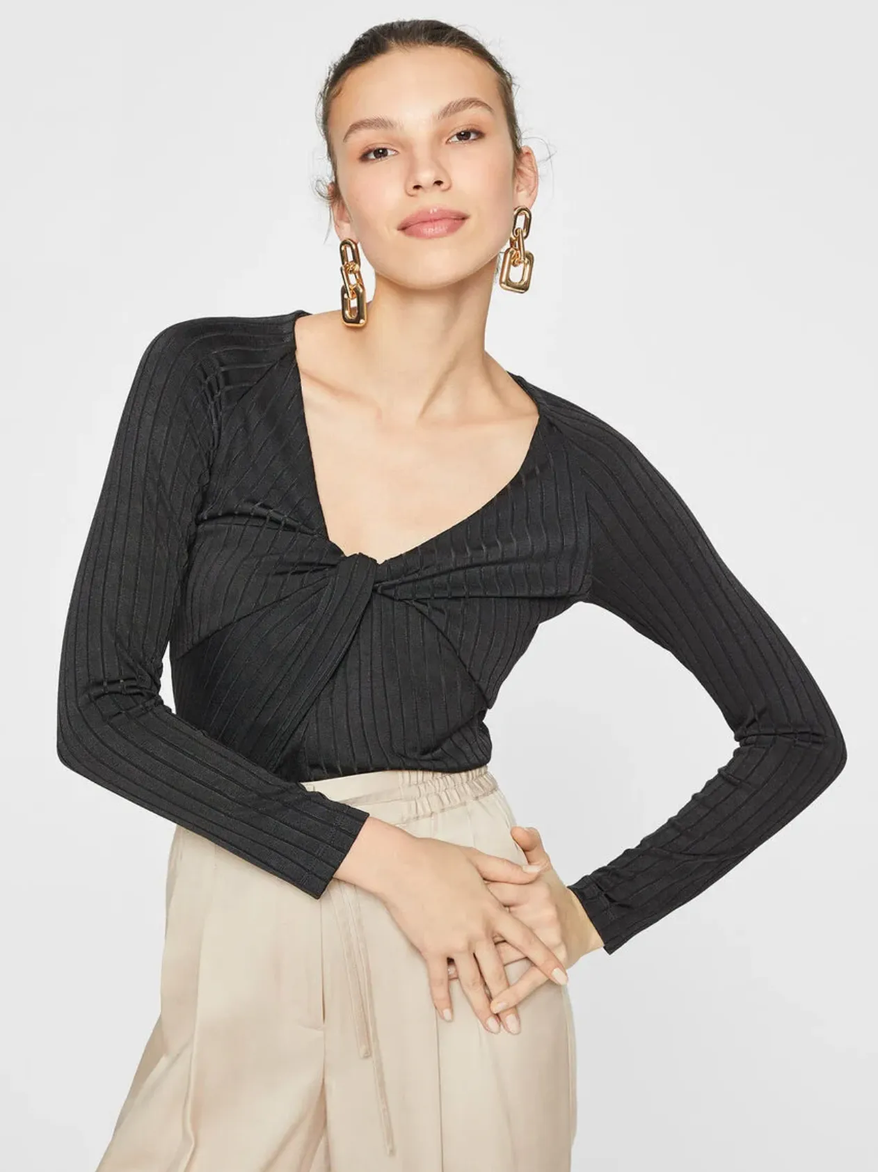 Front Twist Top