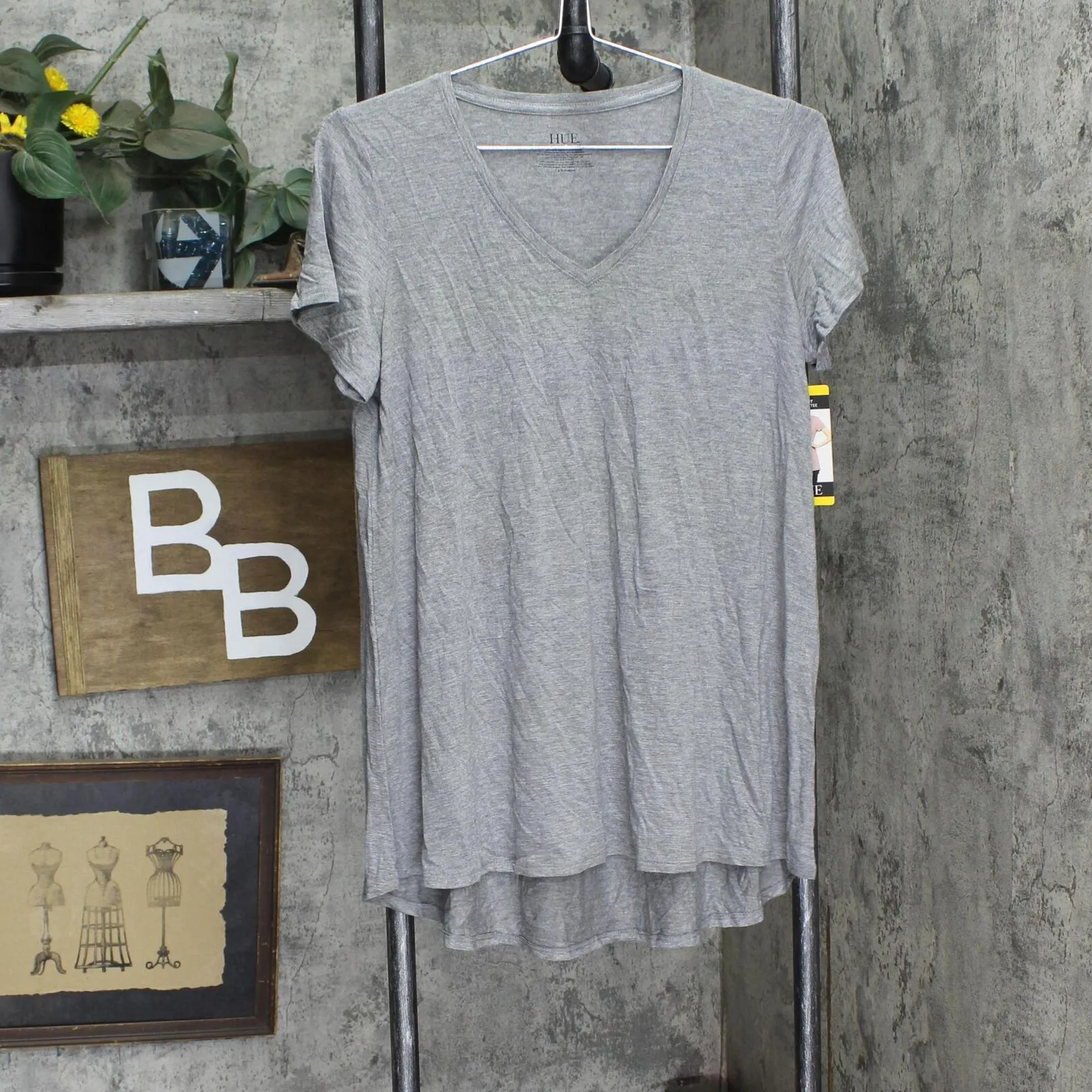 Hue Women's Short Sleeve Relaxed Fit Perfect Legging V-Neck Tee 21298KM