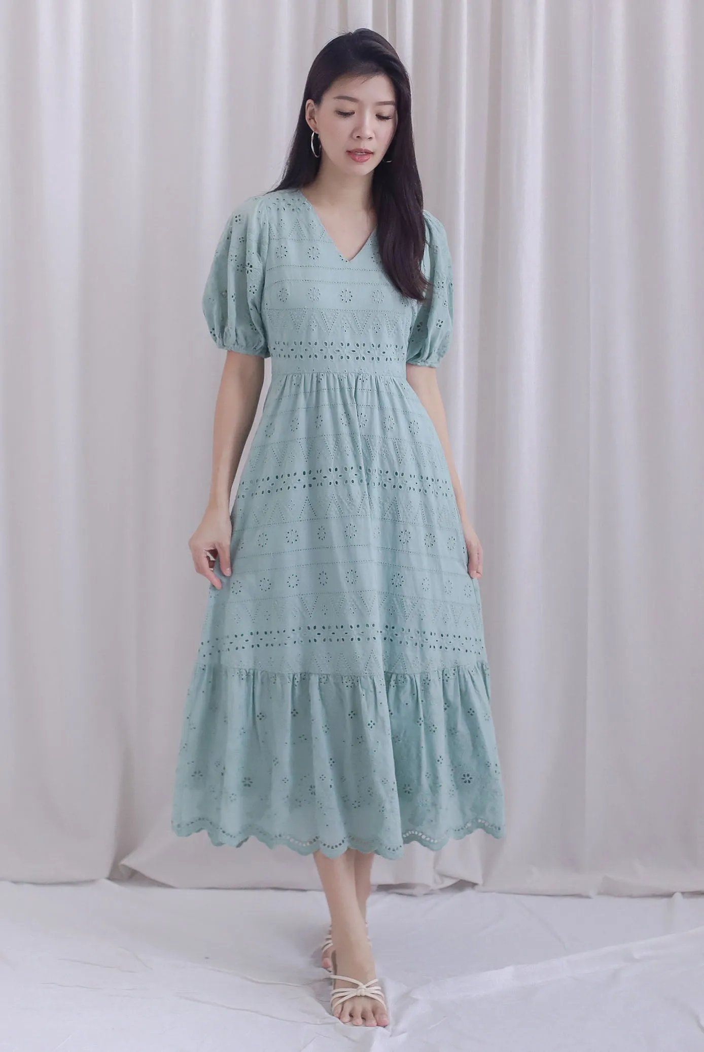Juliette Eyelet Puffy Sleeve V Neck Midi Dress In Seafoam