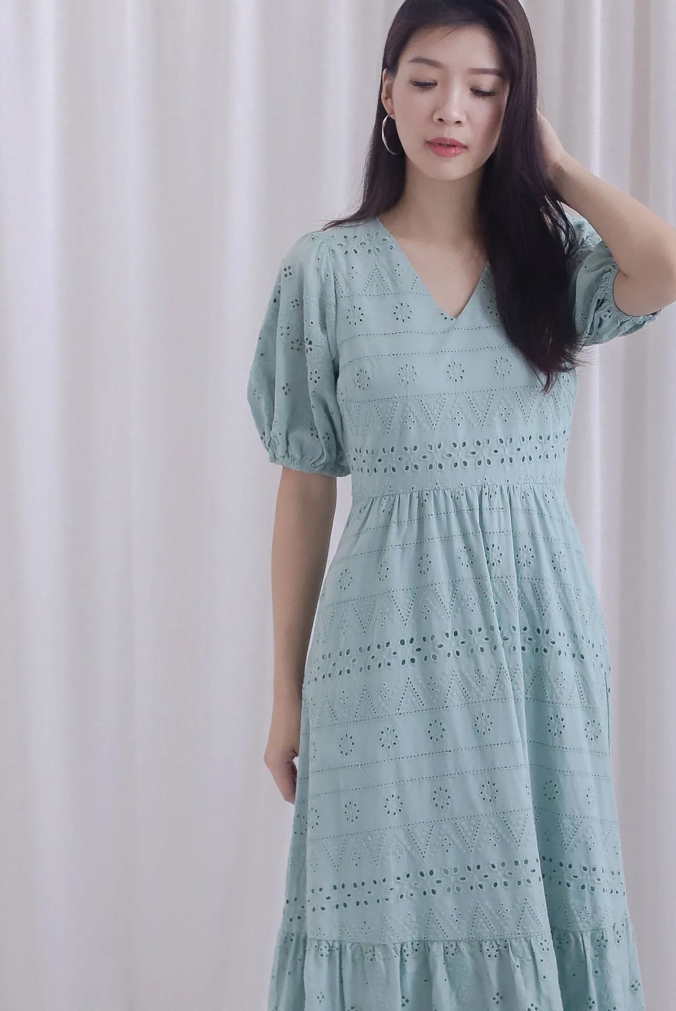 Juliette Eyelet Puffy Sleeve V Neck Midi Dress In Seafoam