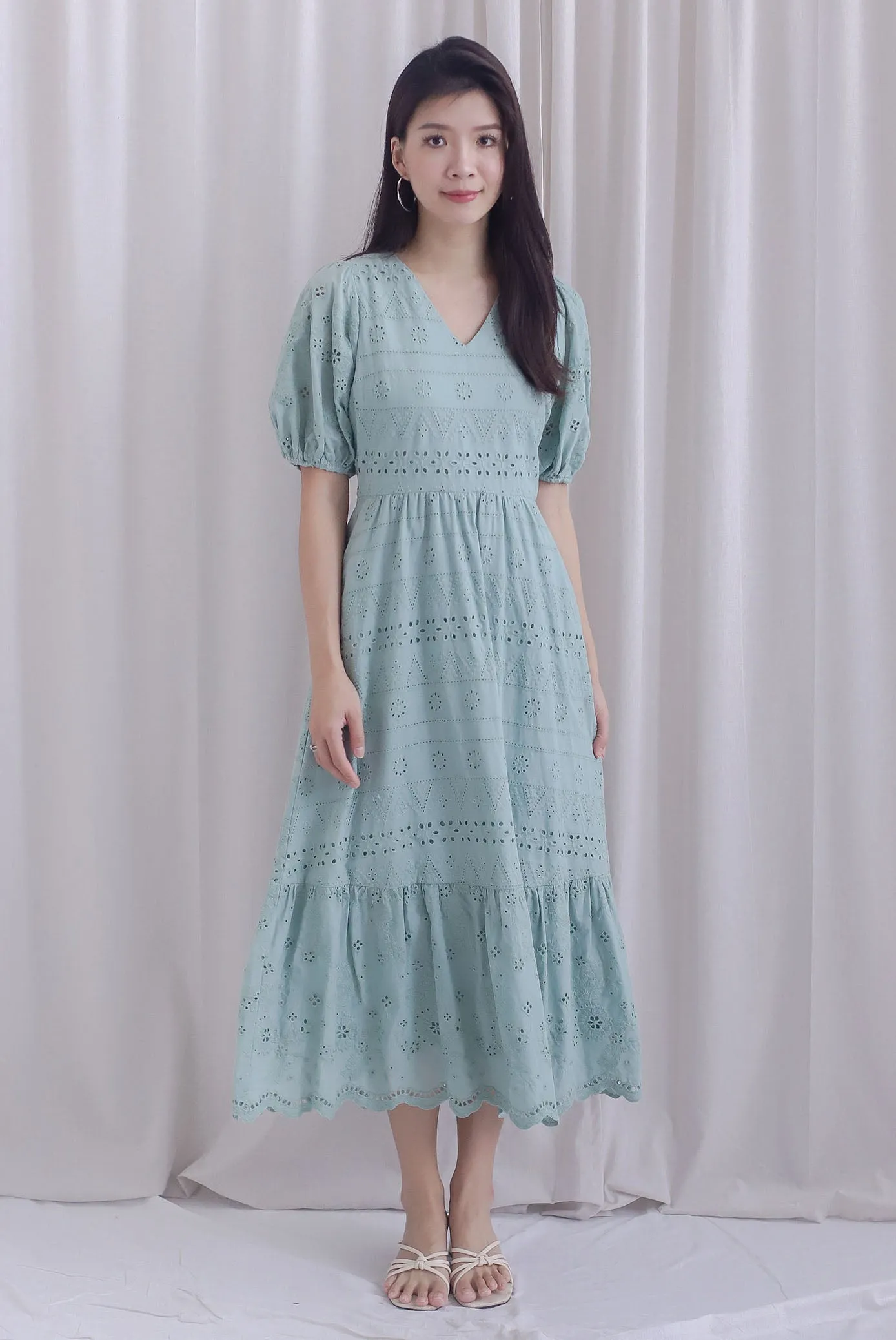 Juliette Eyelet Puffy Sleeve V Neck Midi Dress In Seafoam