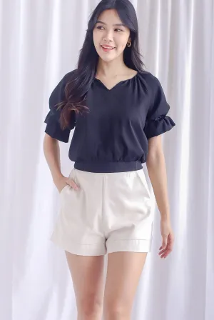 Maive Balloon Sleeve Ruffle Top In Black