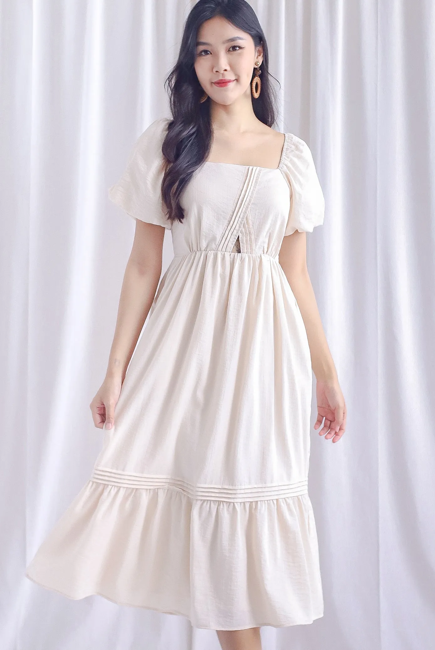 Marisa Puffy Sleeve Pintuck Cut Out Maxi Dress In Cream
