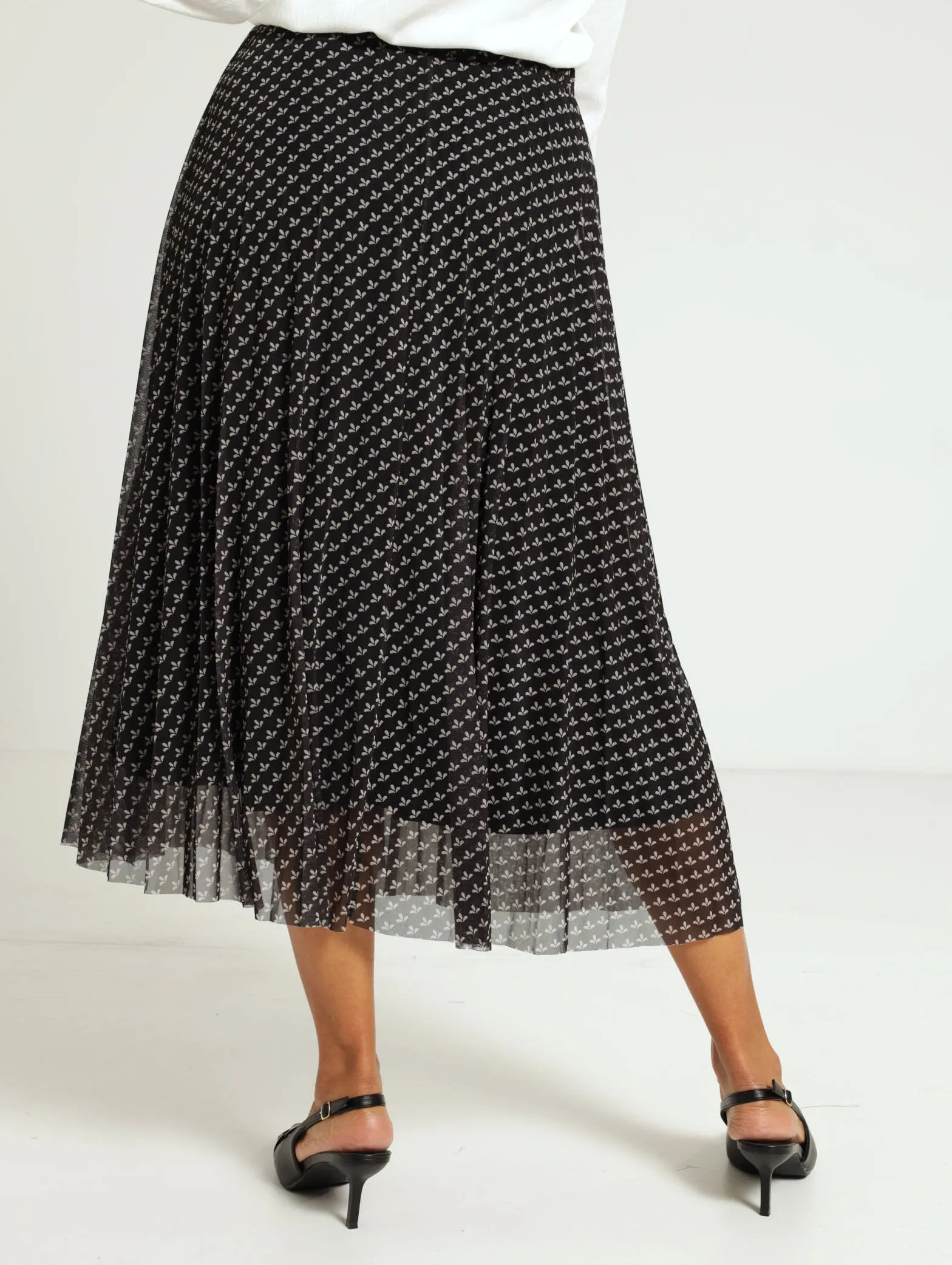 Mesh Pleated Skirt - Black