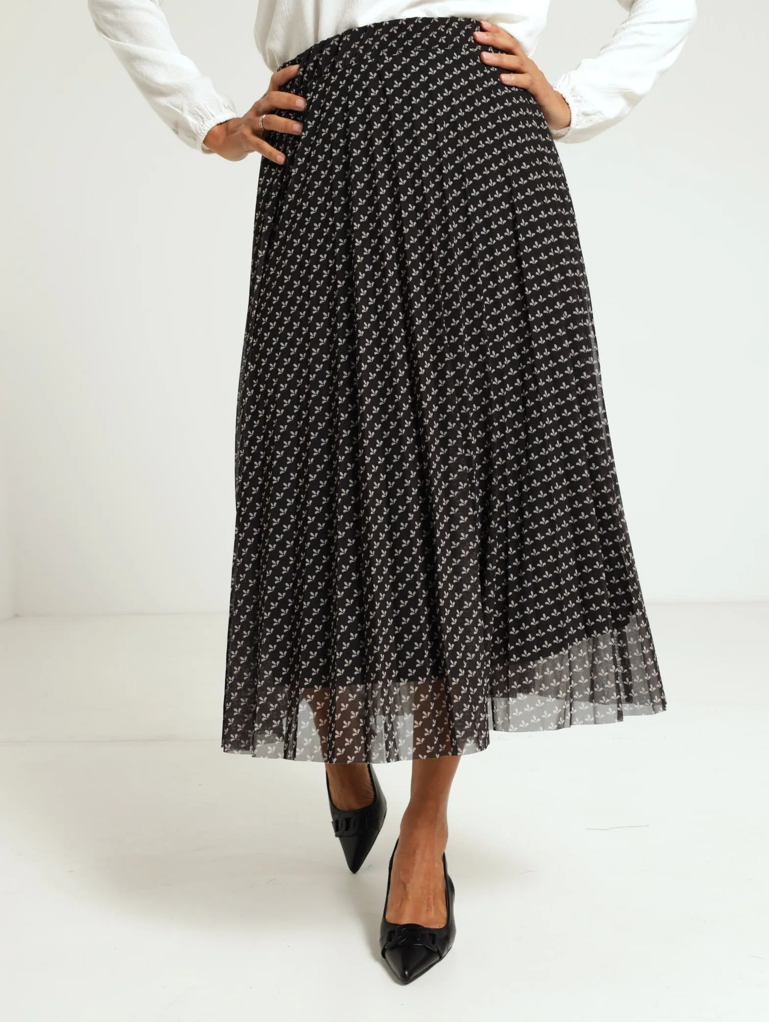 Mesh Pleated Skirt - Black