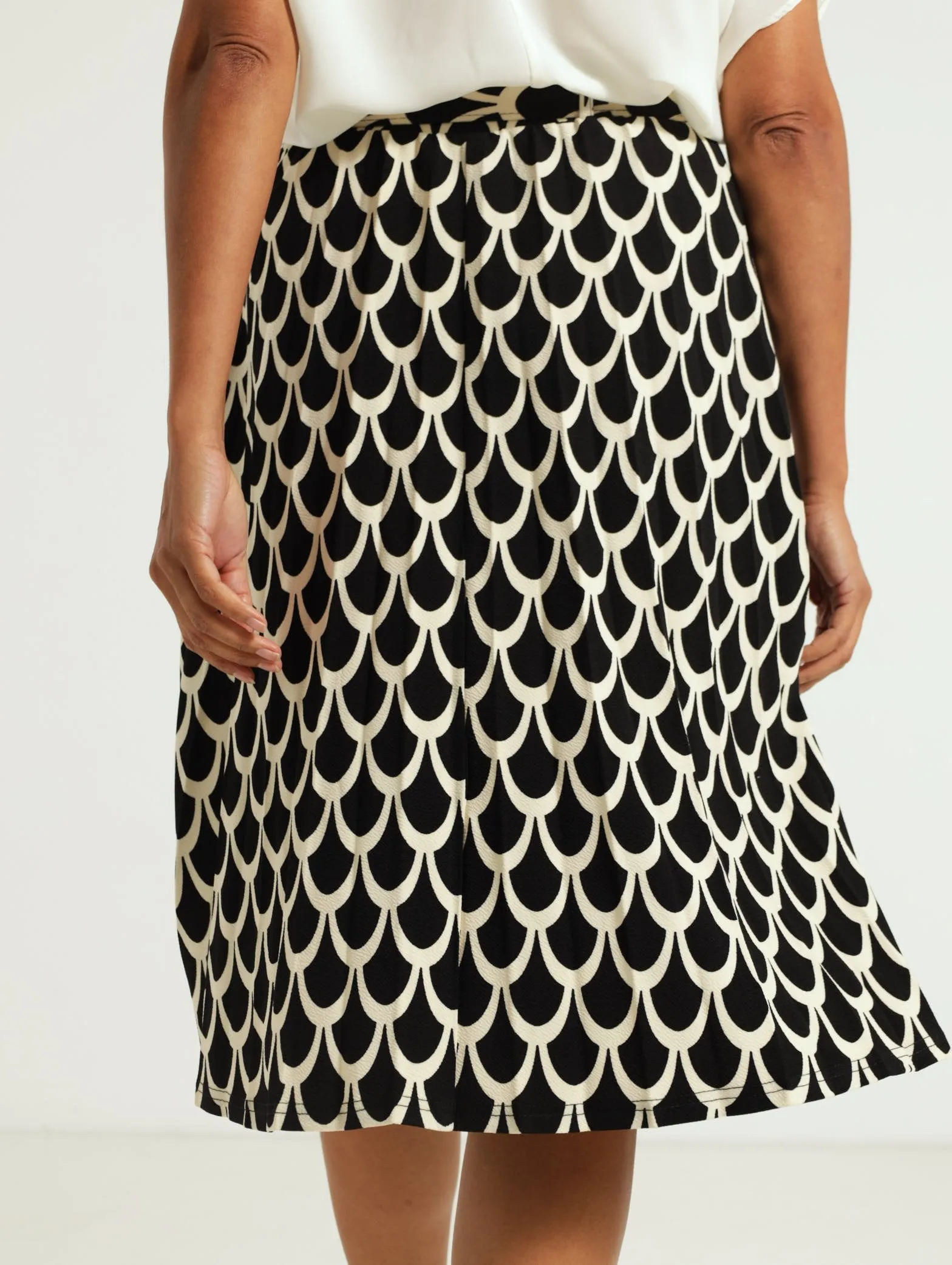 Pleated Skirt With Self Fabric Belt - Black/Cream