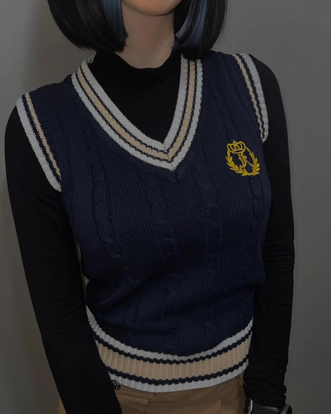 "JK EMBROIDERED V-NECK SWEATER" VEST N081404