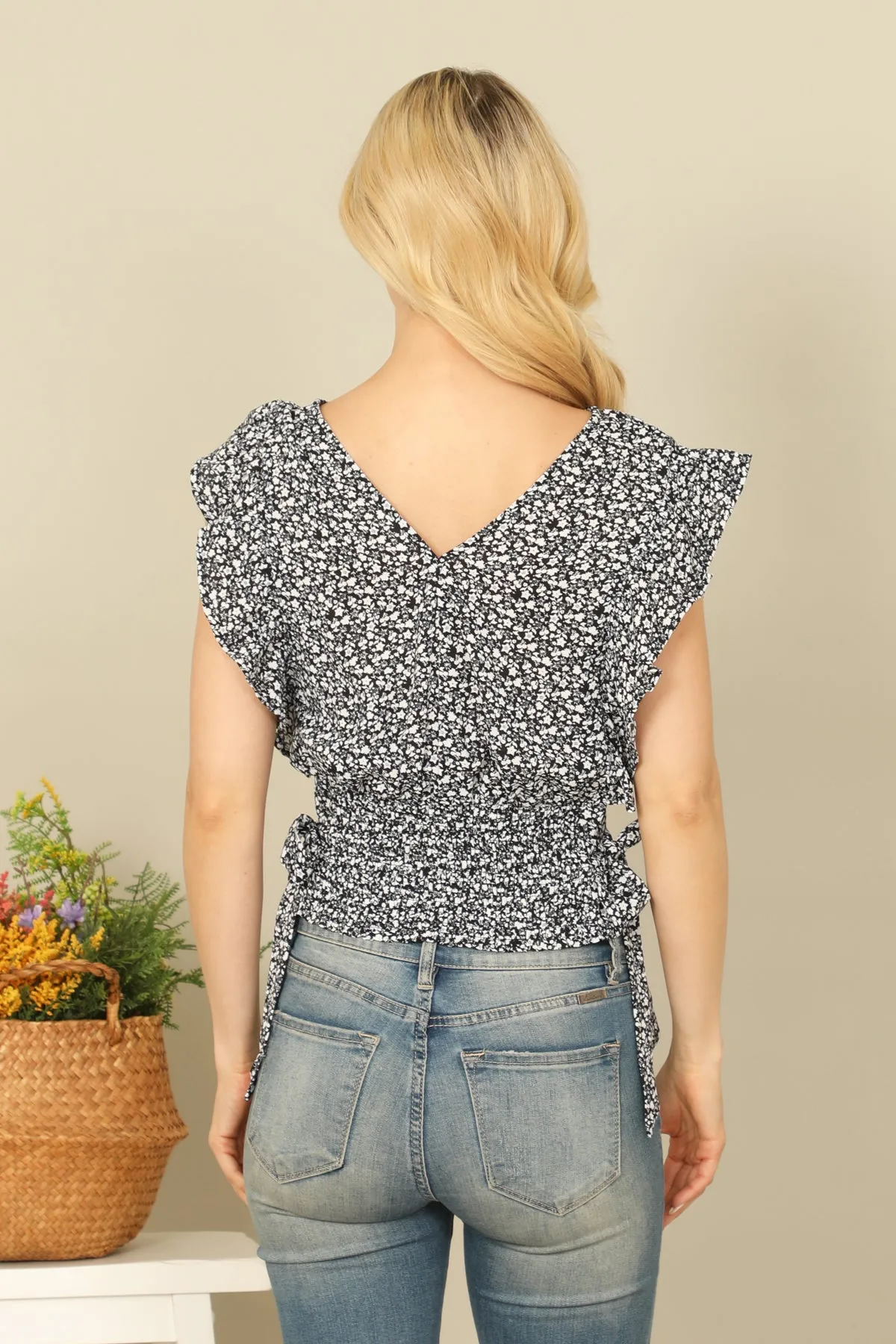 RUFFLE SLEEVELESS SIDE RIBBON SMOCKED WAIST FLORAL TOP