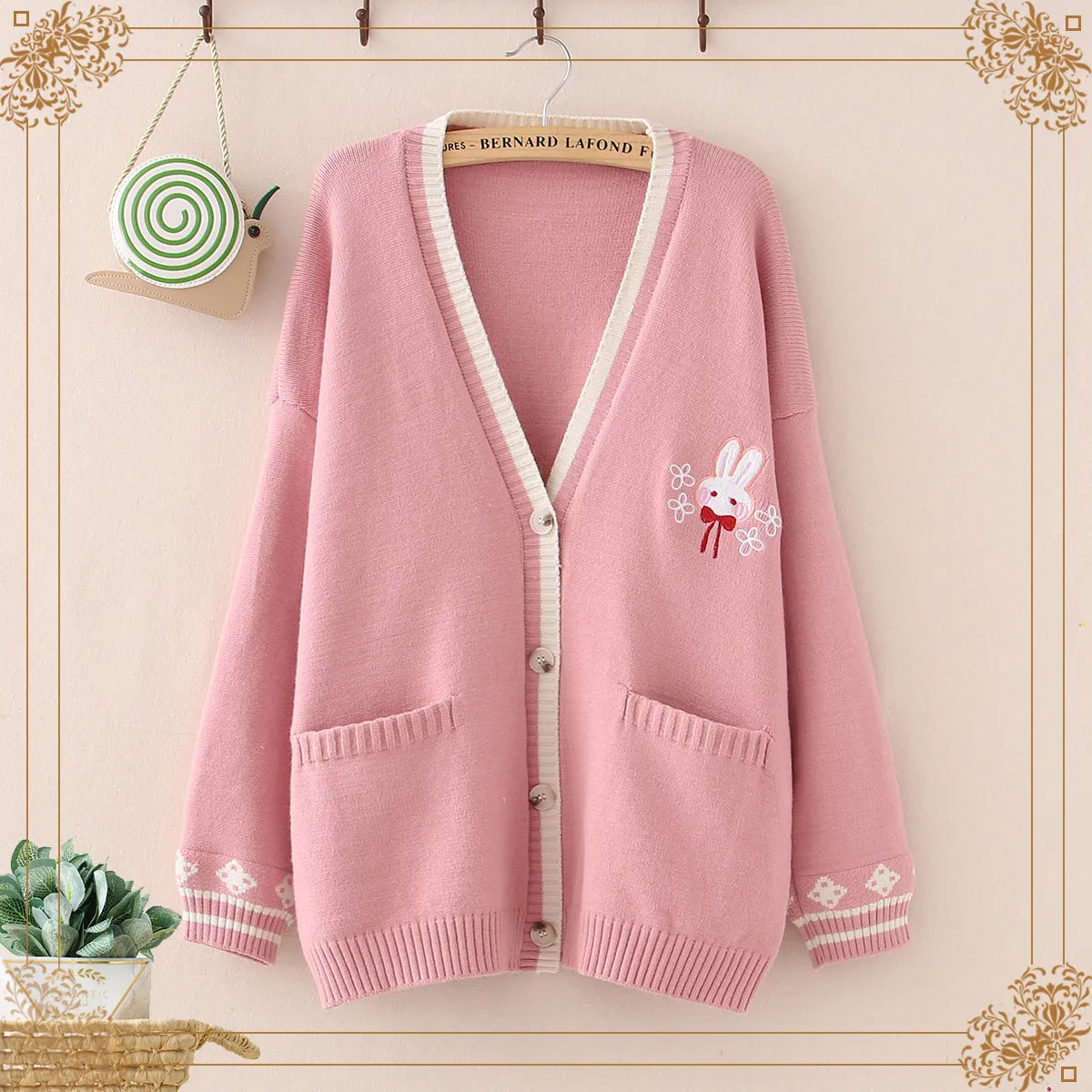 V-neck cardigan sweater   KF90647