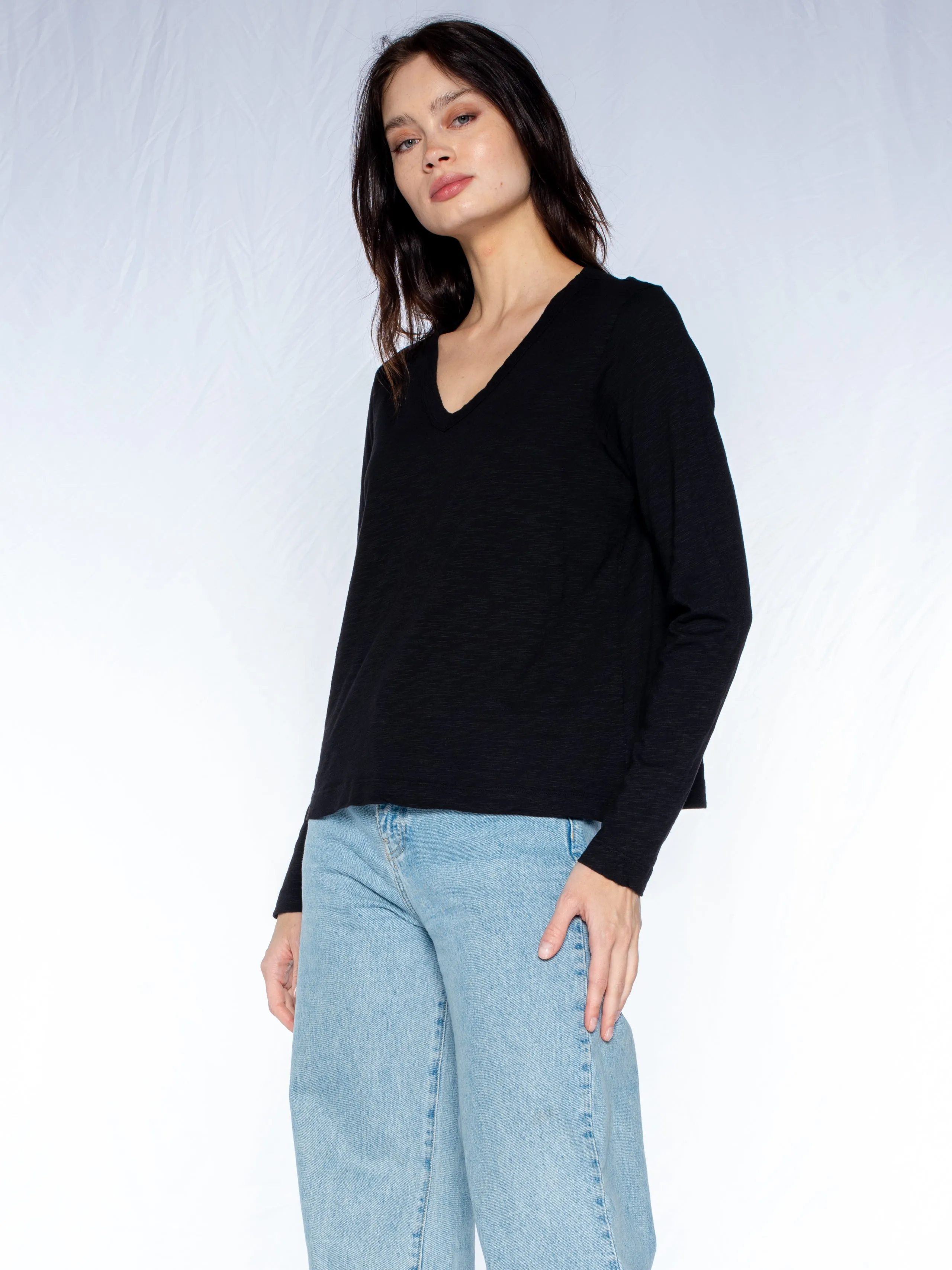V-Neck L/S Baby Baby Fit Tee