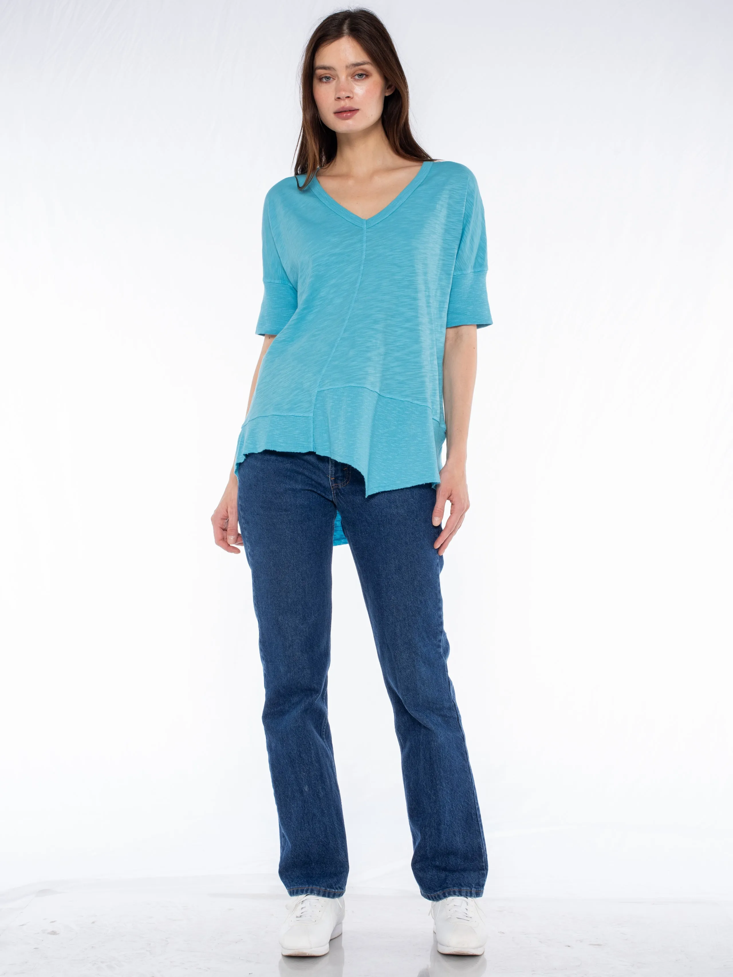 V-Neck Short Sleeve Tee w/Rib Slanted Hem