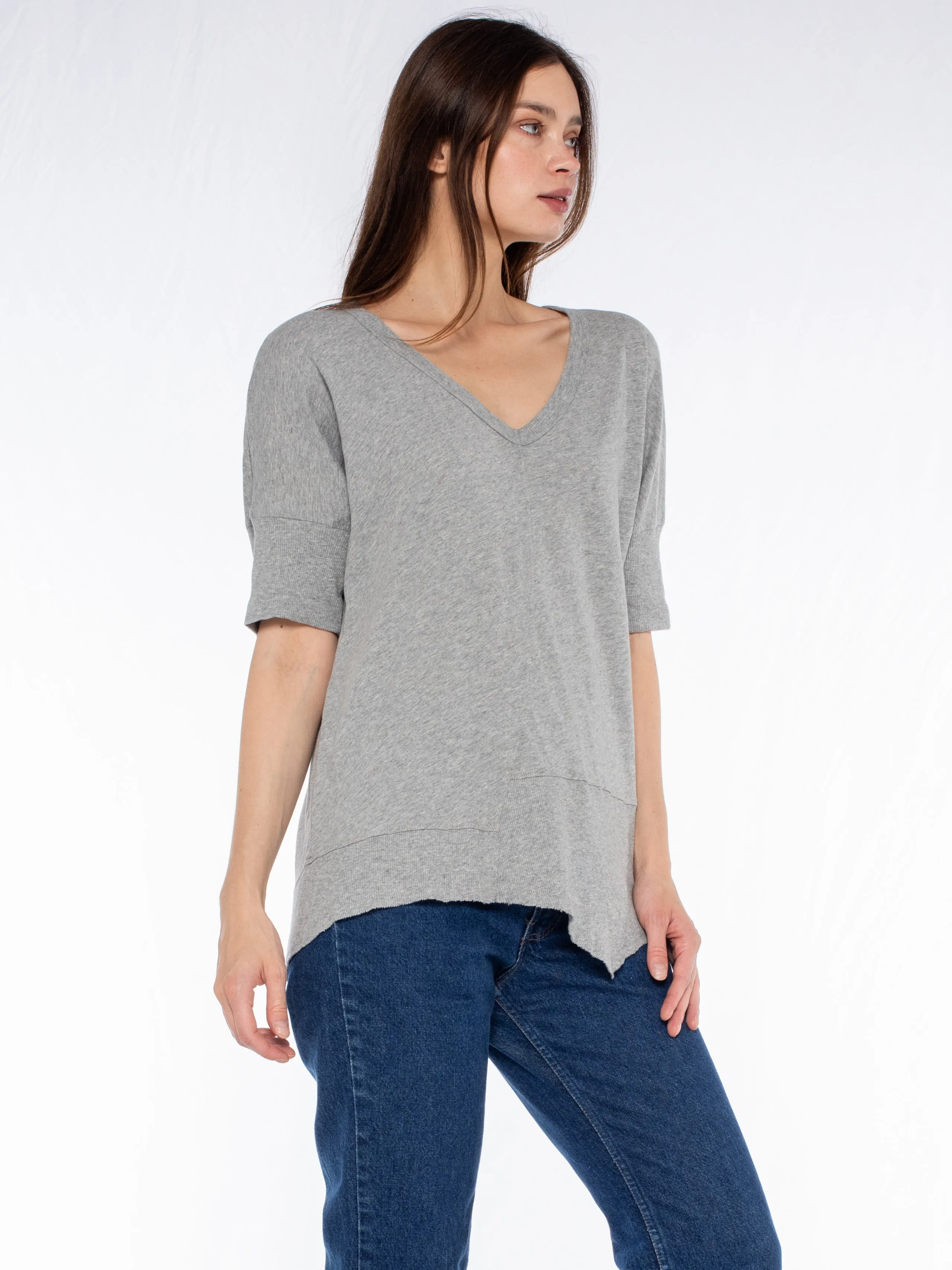 V-Neck Short Sleeve Tee w/Rib Slanted Hem