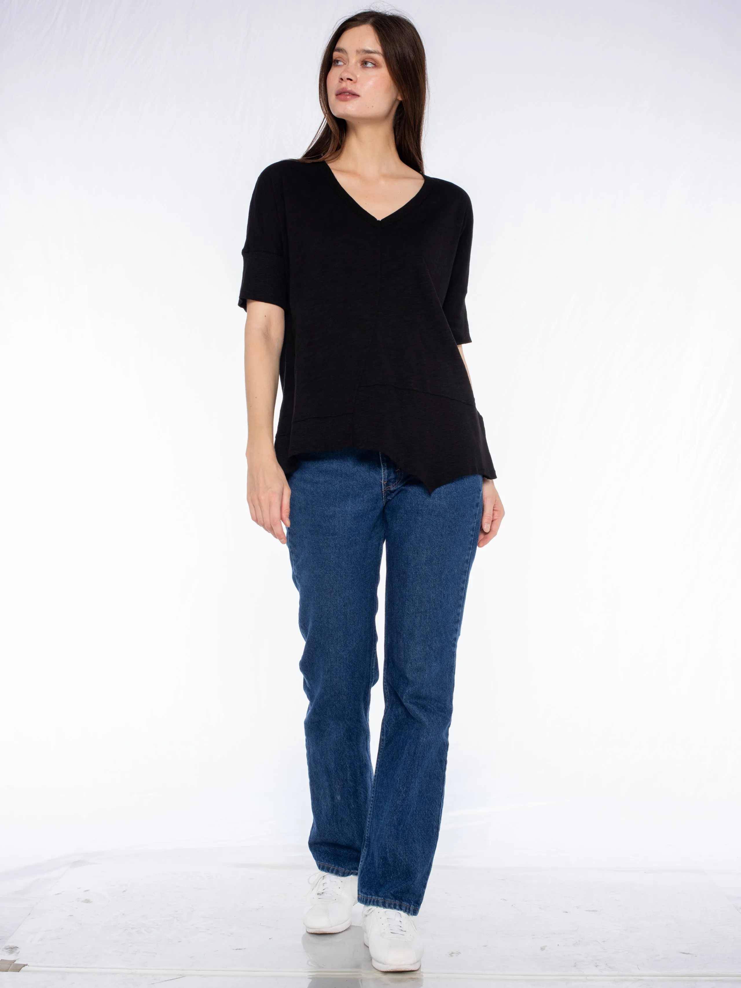 V-Neck Short Sleeve Tee w/Rib Slanted Hem