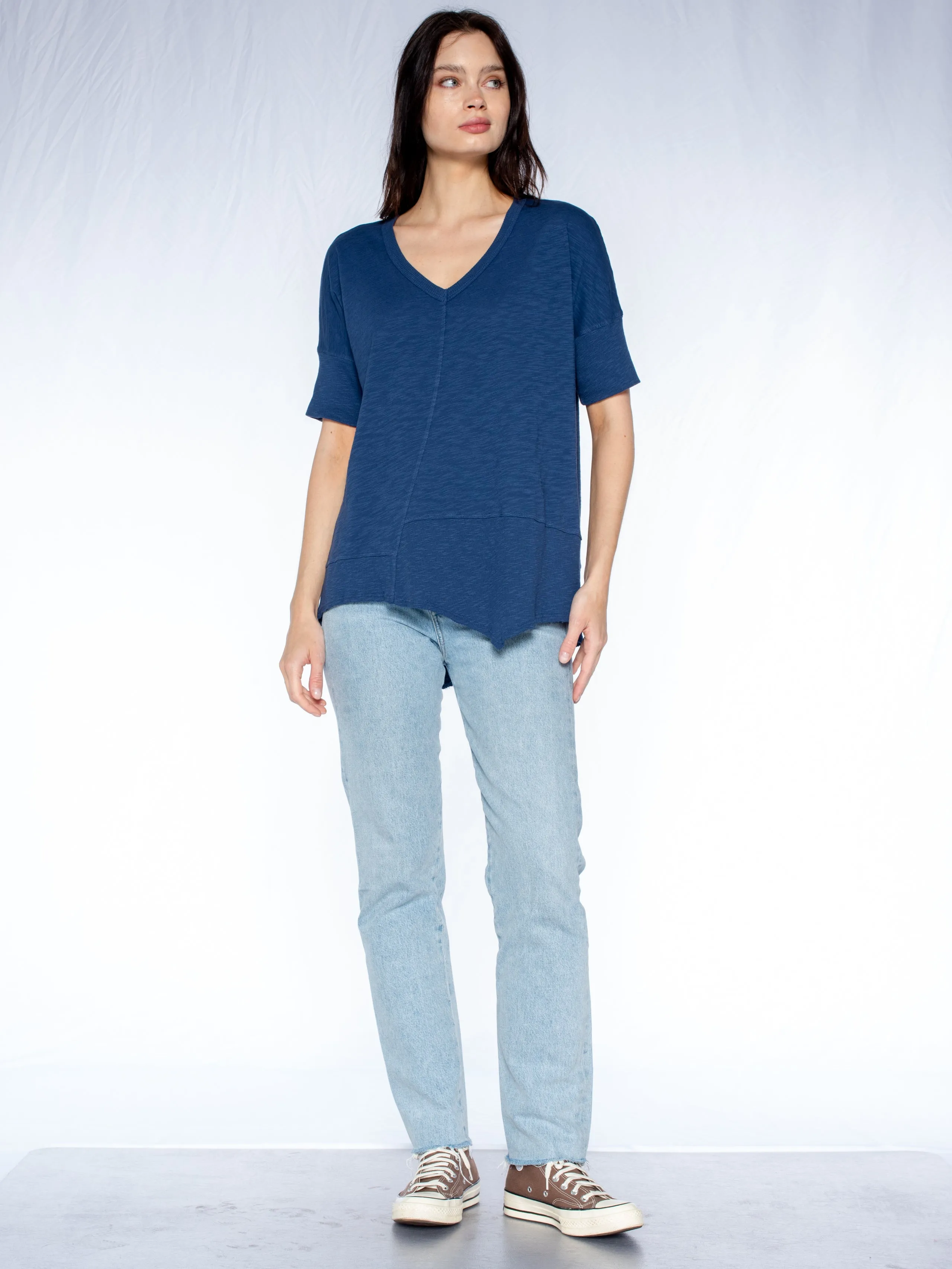 V-Neck Short Sleeve Tee w/Rib Slanted Hem