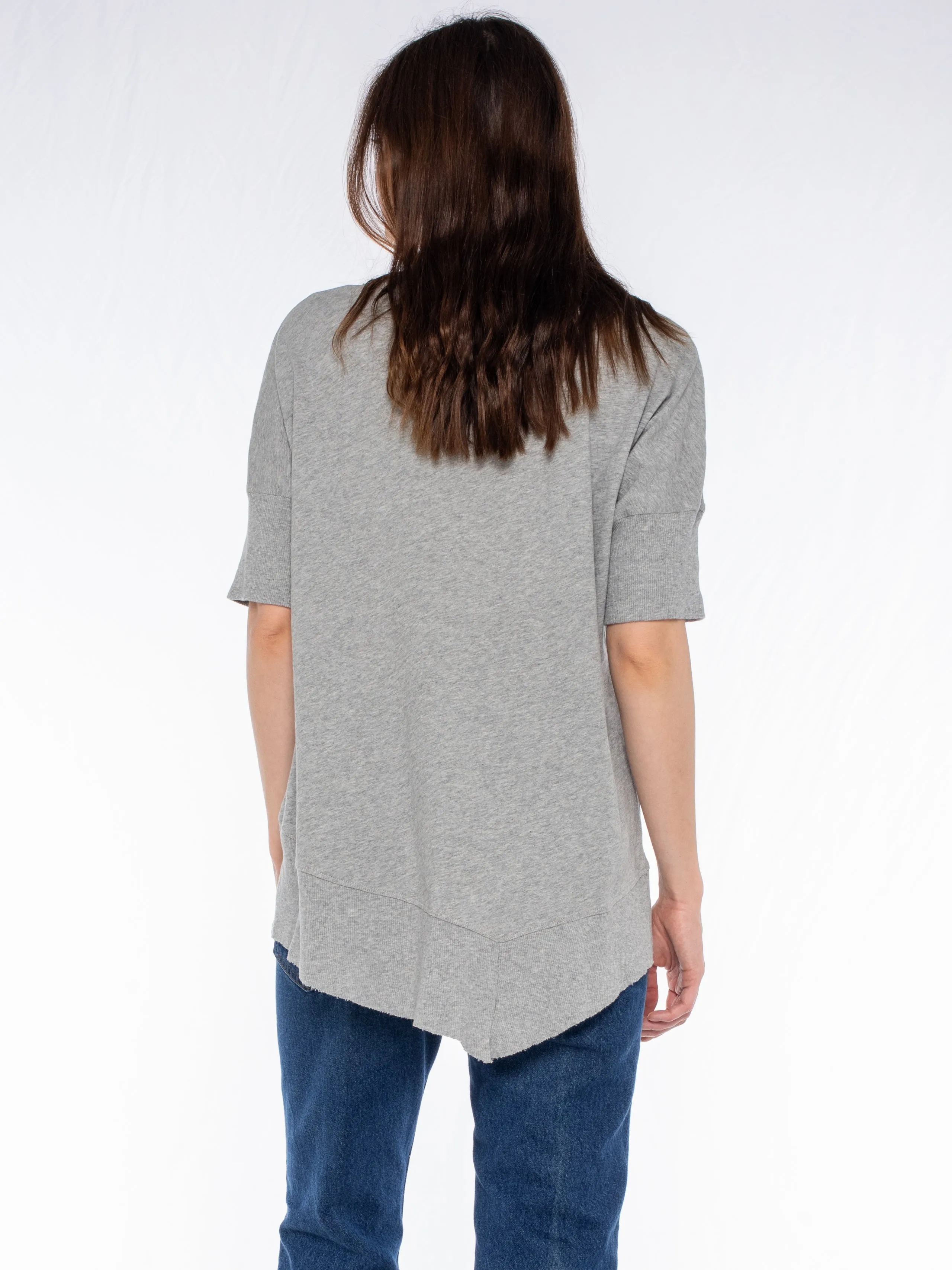 V-Neck Short Sleeve Tee w/Rib Slanted Hem