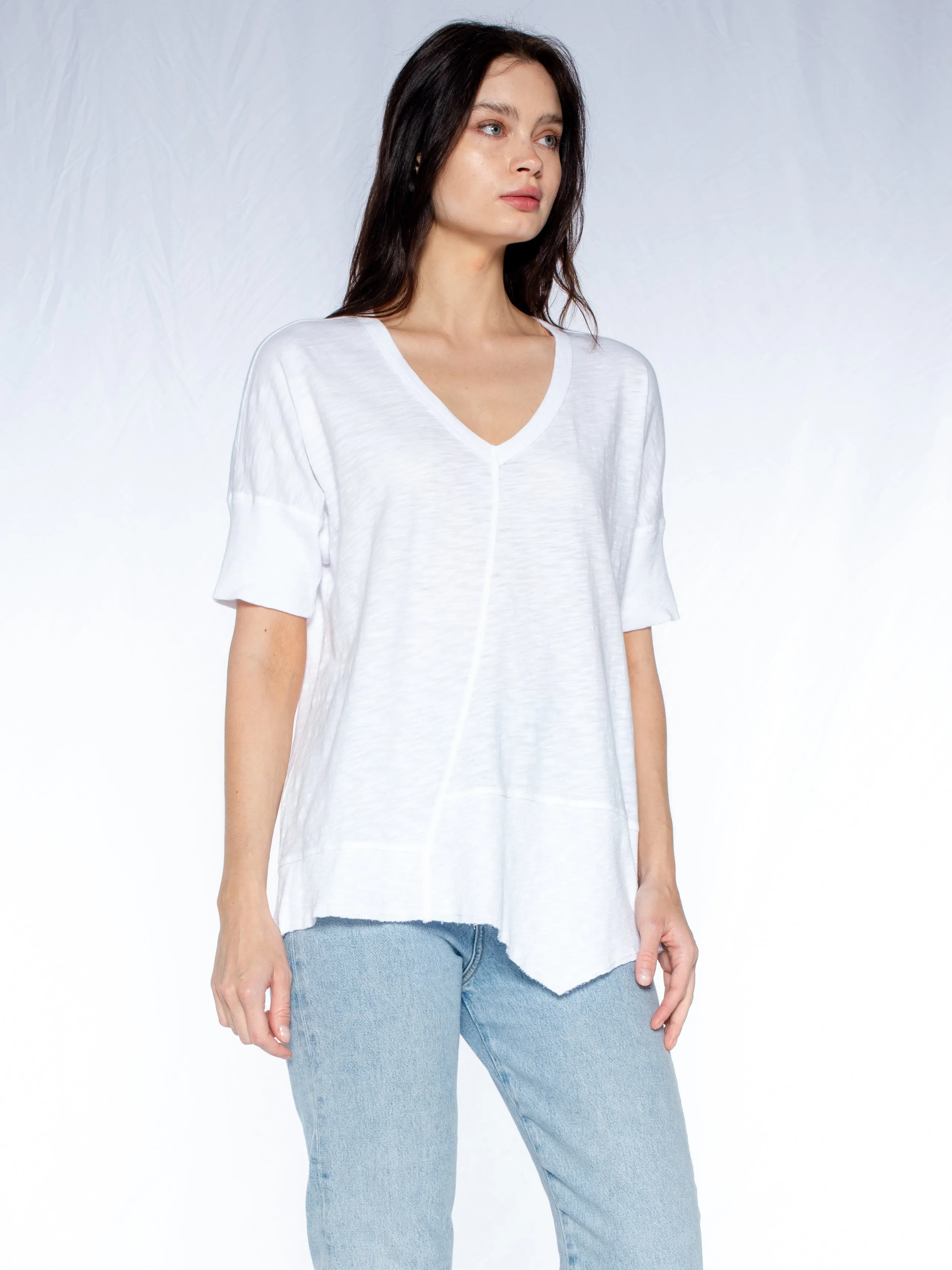 V-Neck Short Sleeve Tee w/Rib Slanted Hem