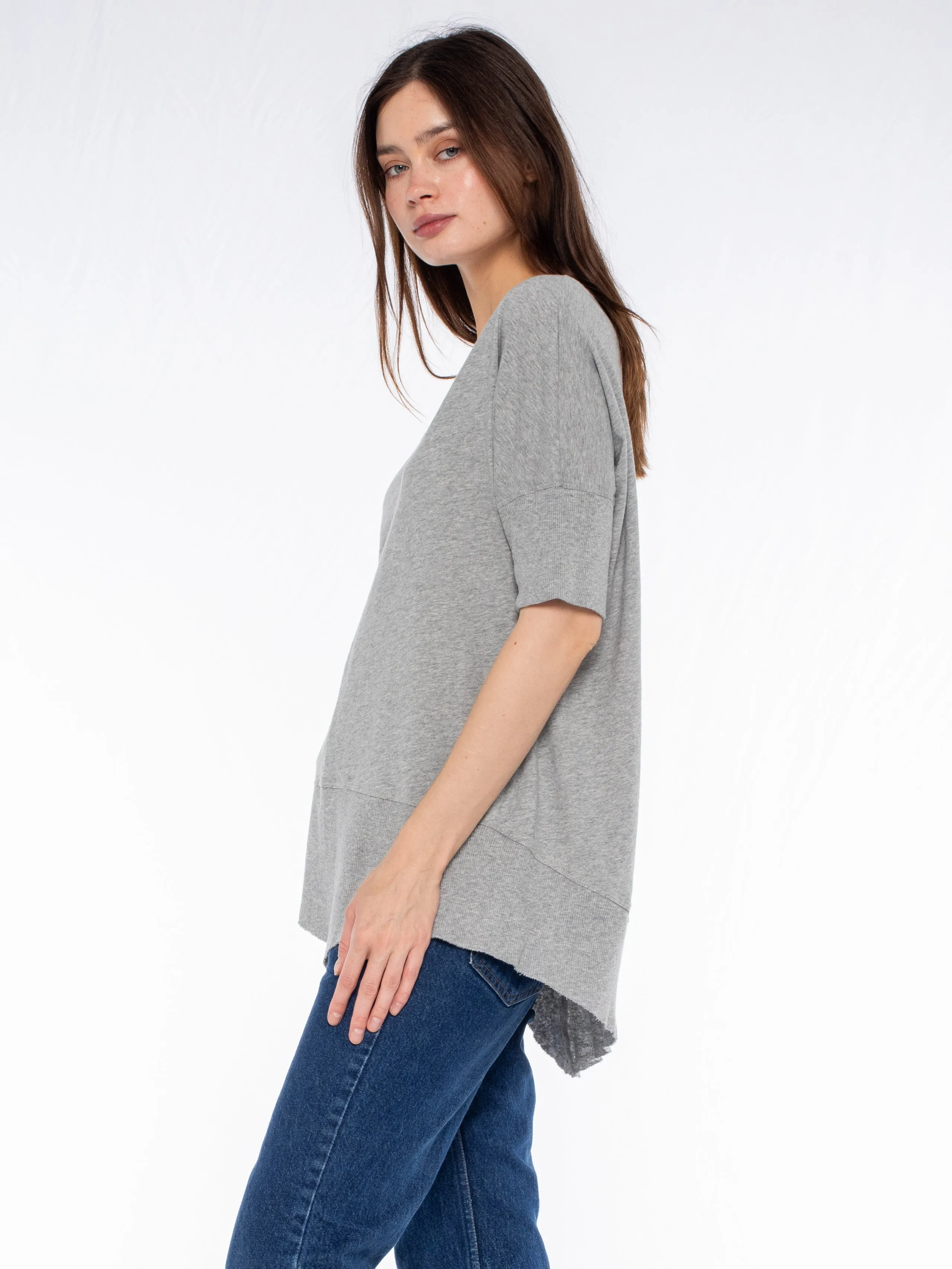 V-Neck Short Sleeve Tee w/Rib Slanted Hem