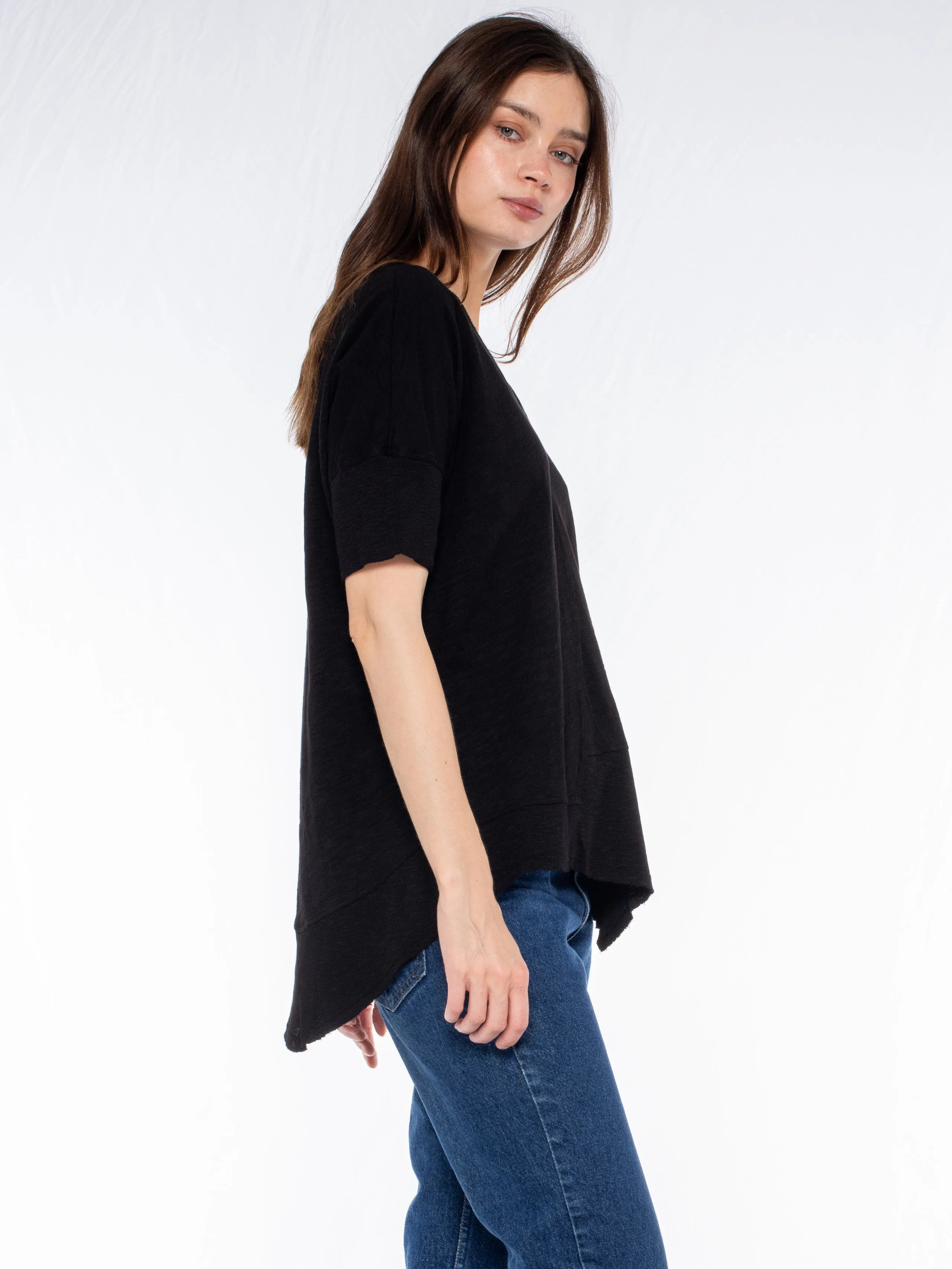 V-Neck Short Sleeve Tee w/Rib Slanted Hem