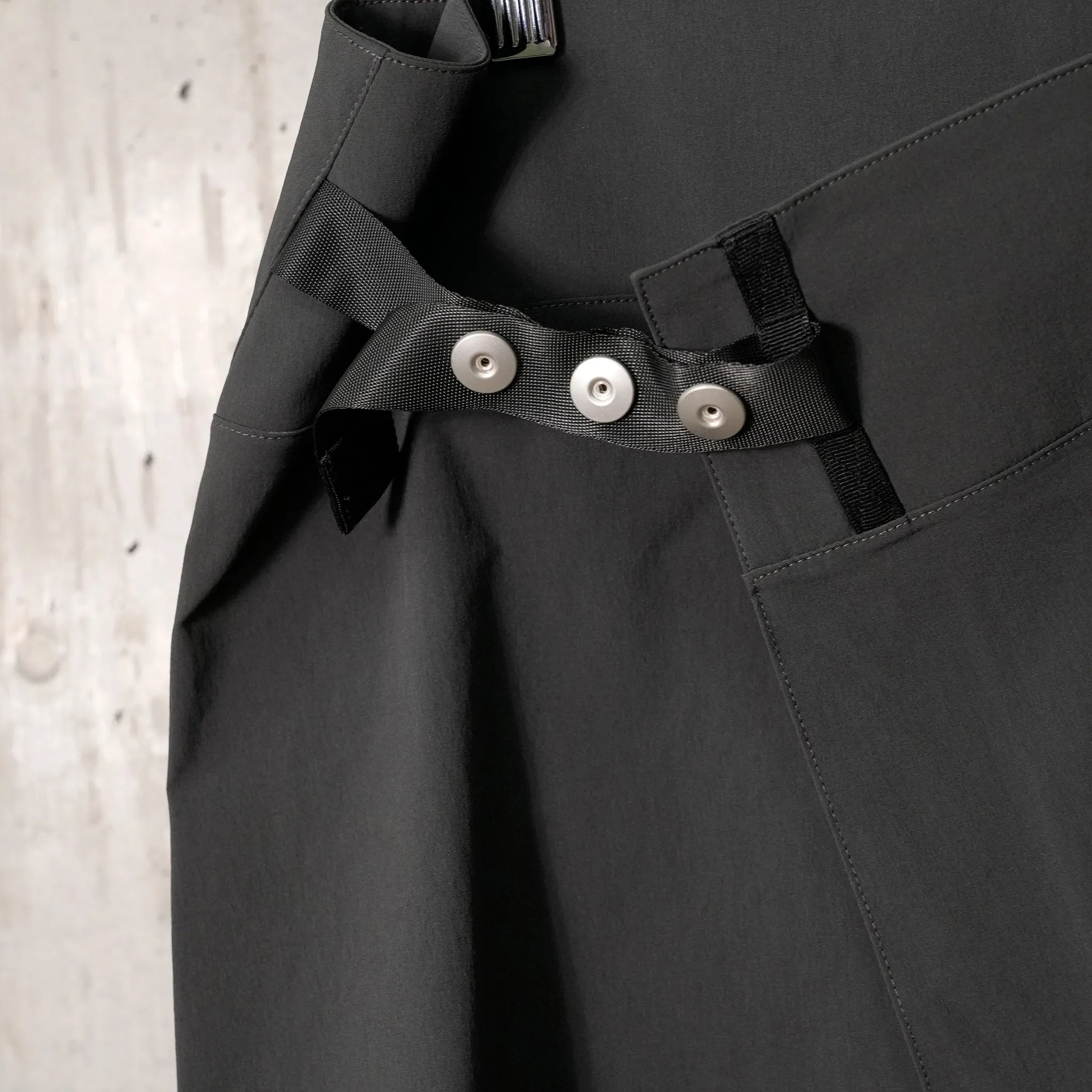 WRAPPED SKIRT / CHARCOAL