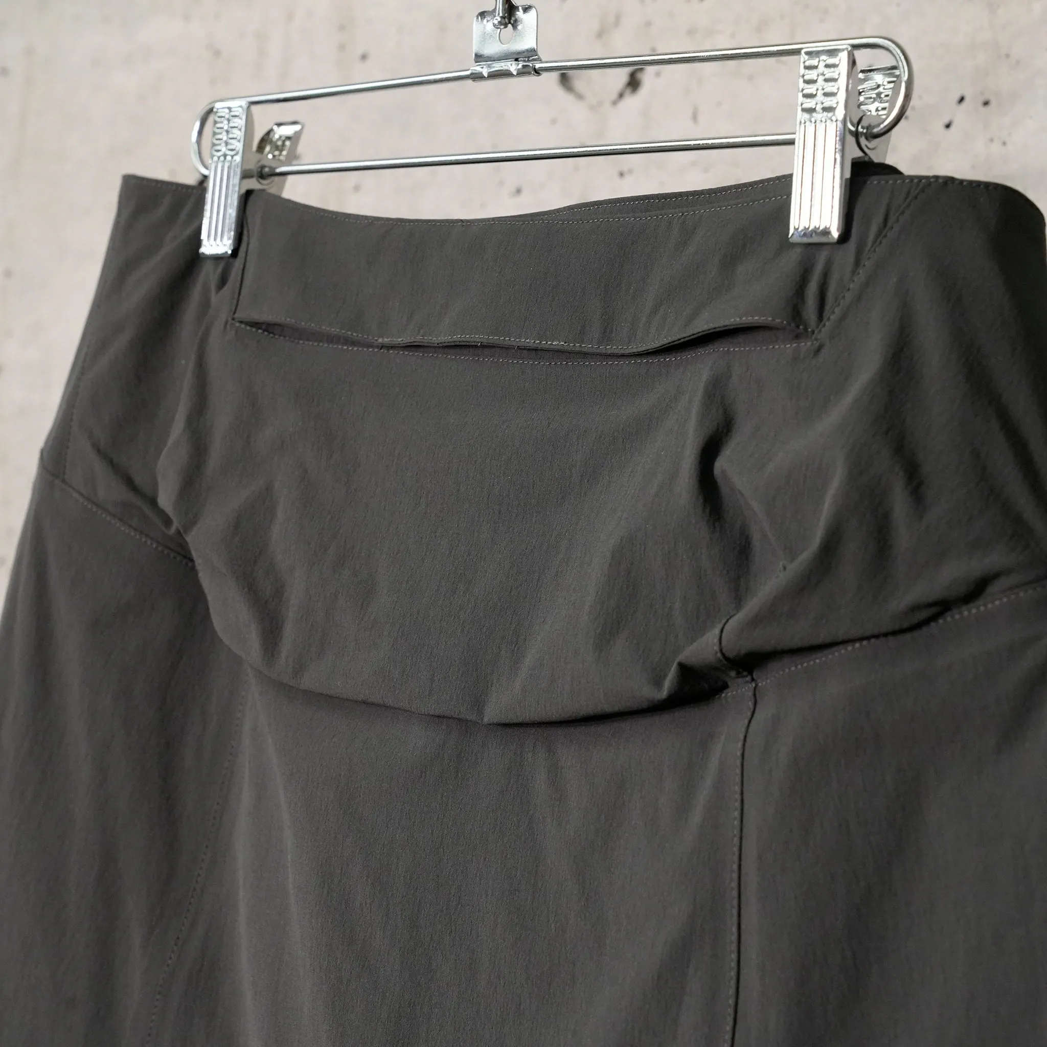 WRAPPED SKIRT / CHARCOAL